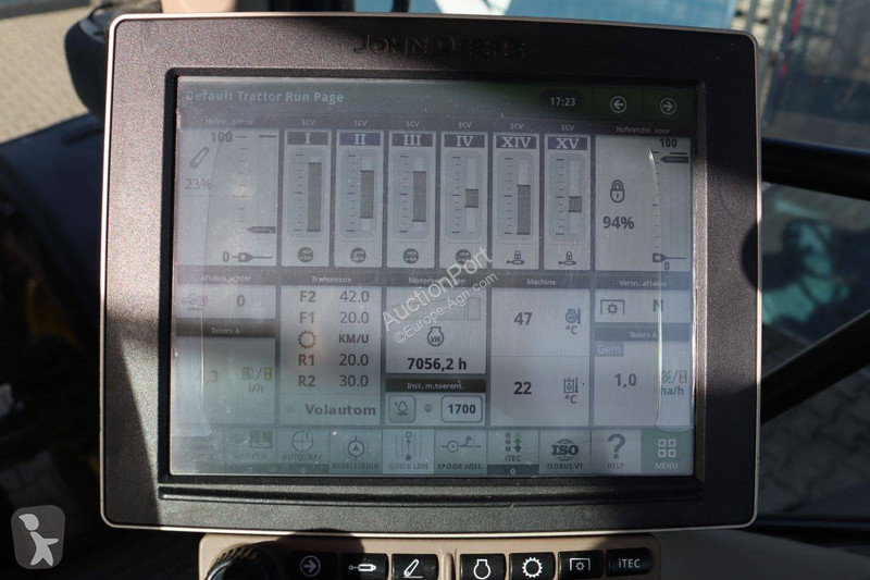Zemědělský traktor John Deere 6195R