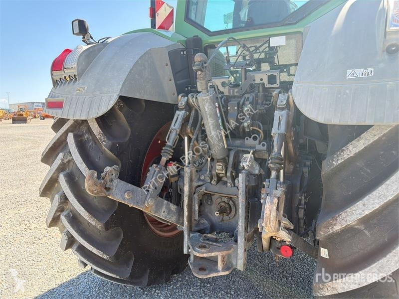 Сільськогосподарський трактор Fendt 828 Vario