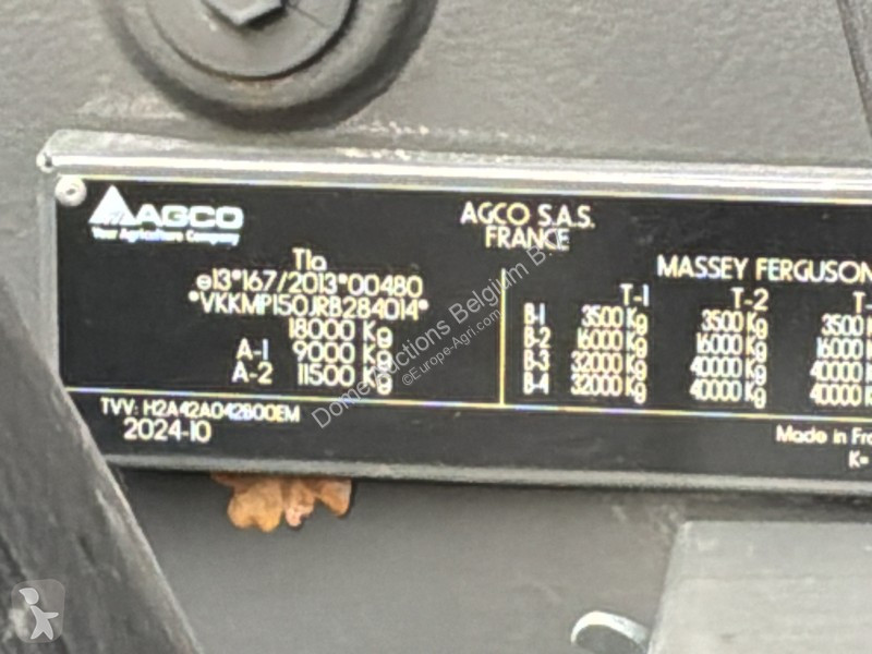 Zemědělský traktor Massey Ferguson 9S.425...
