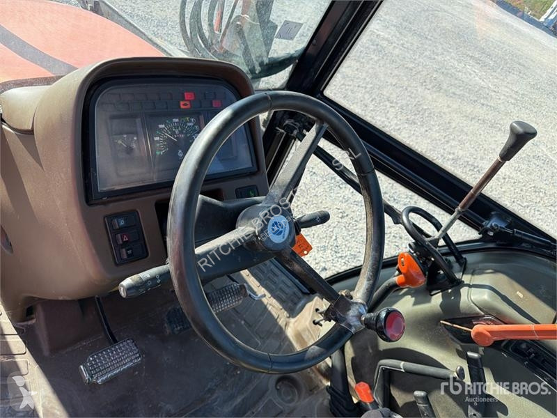 Tractor New Holland L75 4WD Tractor