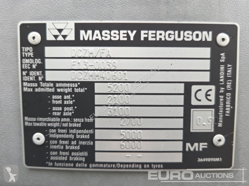 Zemědělský traktor Massey Ferguson 2210