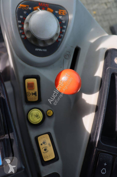Zemědělský traktor Massey Ferguson 6490 Dyna-6