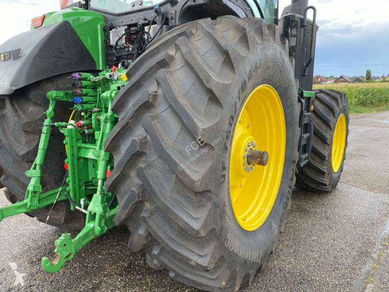 Lantbrukstraktor John Deere 7R330...