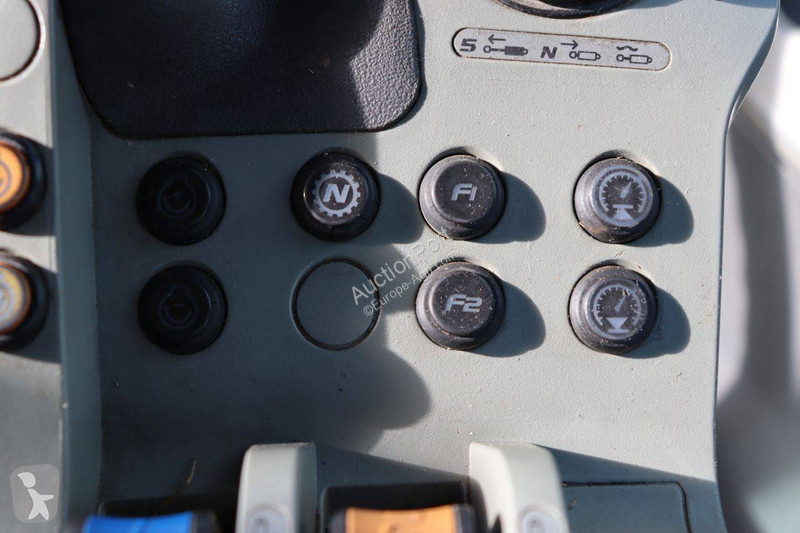 Zemědělský traktor Claas Axion 810