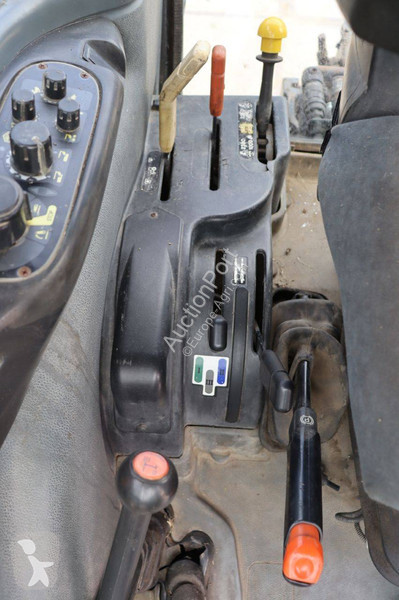 Tracteur agricole New Holland TL90