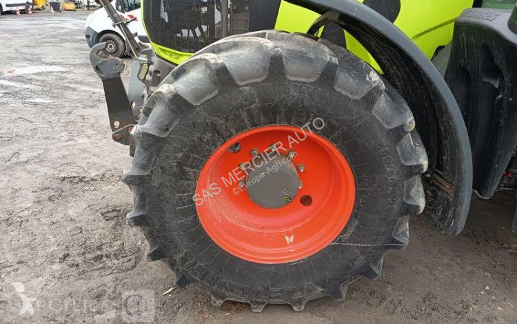 Lantbrukstraktor Claas