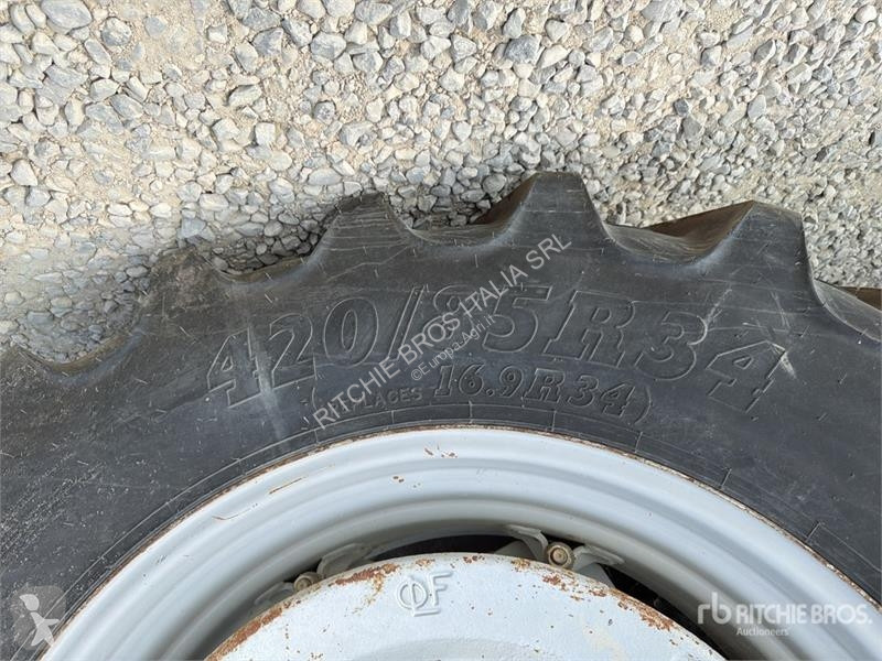 Сільськогосподарський трактор Massey Ferguson 4345