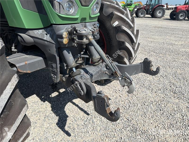 Сільськогосподарський трактор Fendt 828 Vario