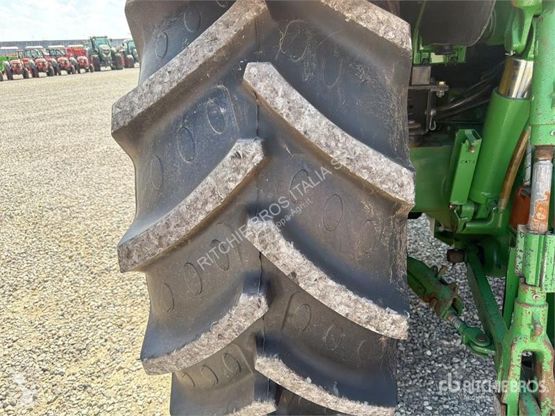 Tractor John Deere 6930 4WD Tractor