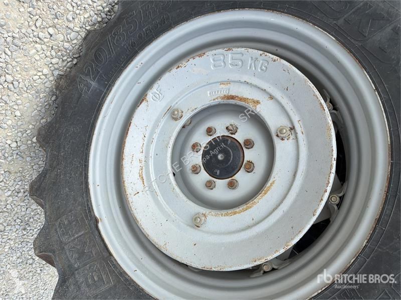 Сільськогосподарський трактор Massey Ferguson 4345