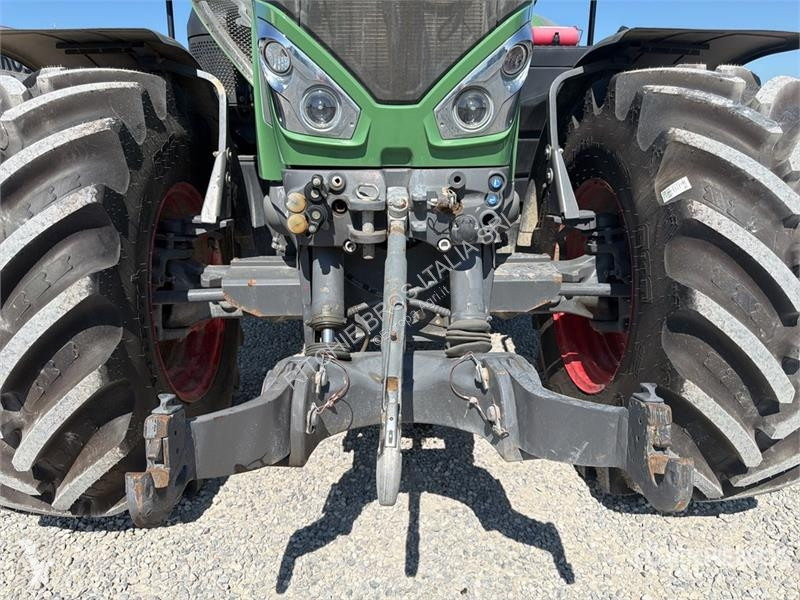 Сільськогосподарський трактор Fendt 828 Vario