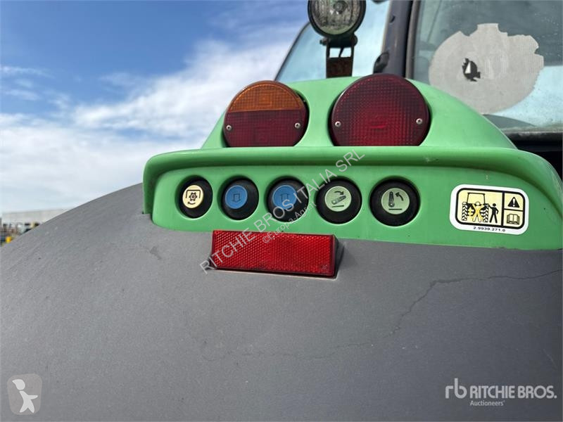 Сільськогосподарський трактор  L730 4WD Tractor