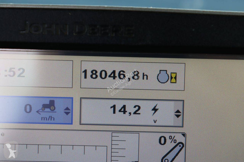 Zemědělský traktor John Deere 6190R