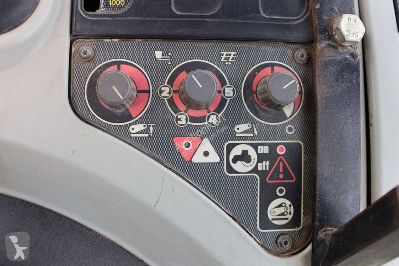 Zemědělský traktor Massey Ferguson 6490 Dyna-6