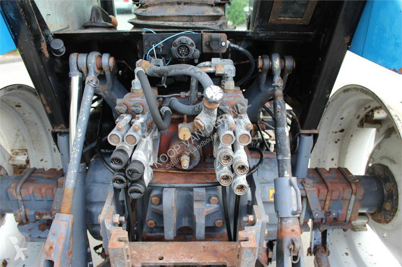 جرار زراعي Ford 6640 2W