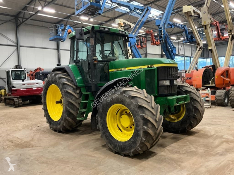 Tractor John Deere 7710