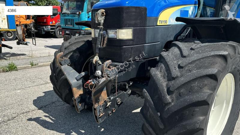 Tracteur agricole New Holland TM190 4X4