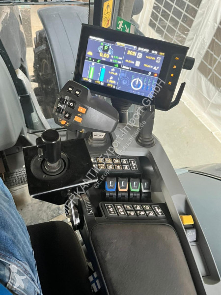 Tractor agrícola Valtra  S394 mit Hacker Axsel...