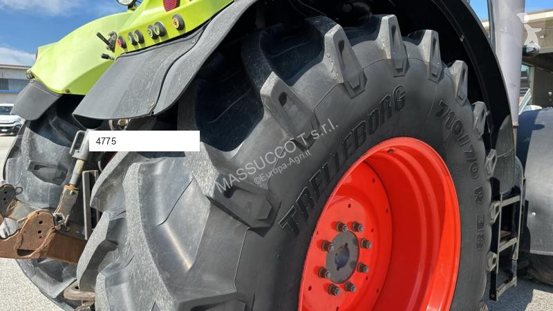 Tractor agrícola Claas AXION 810