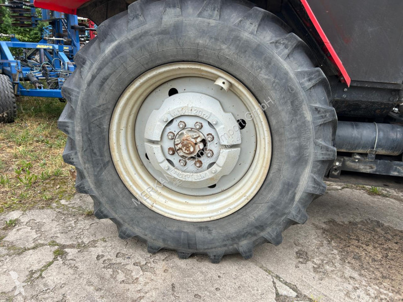 جرار زراعي Belarus  820