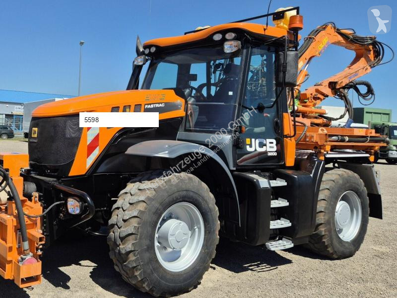 Tractor JCB