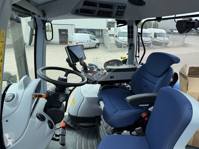 Tractor New Holland T6145 AC STAGE V
