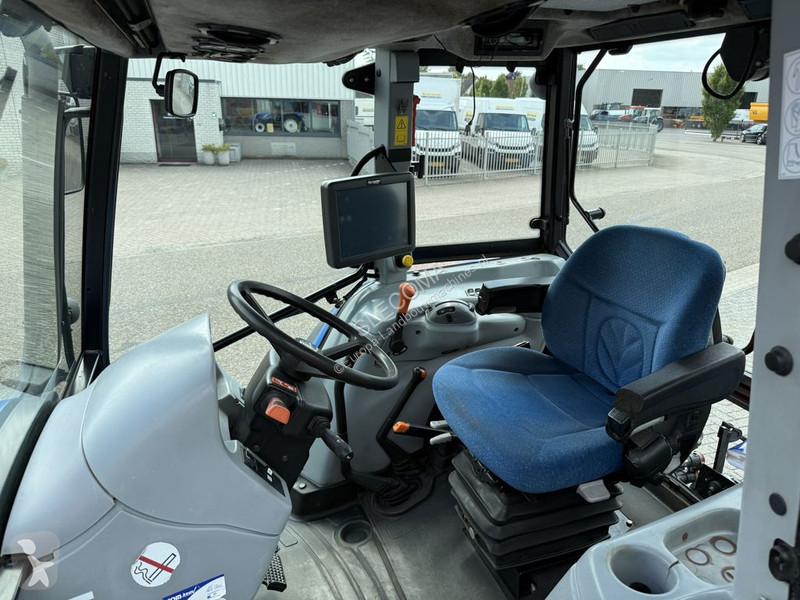 Tracteur agricole New Holland T5040 CAB + GPS