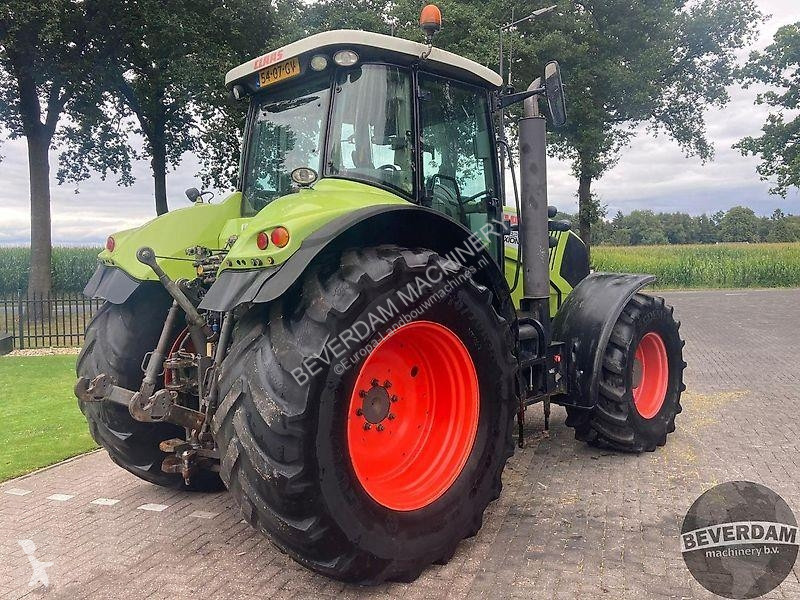 Tractor agrícola Claas Axion 820
