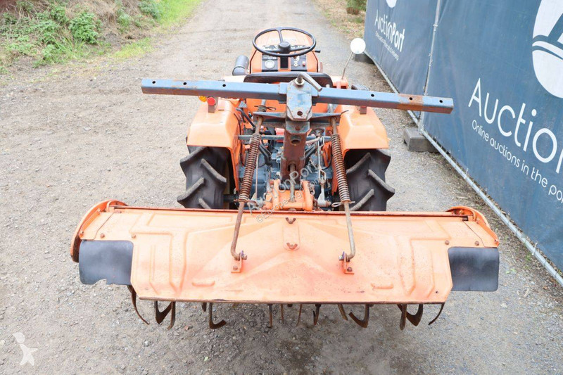Tractor Kubota B1402