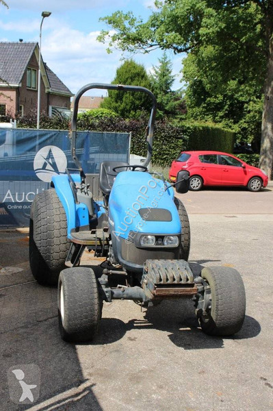 Tracteur agricole New Holland TC40D