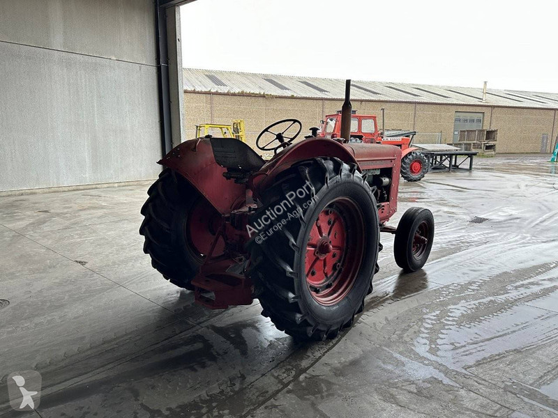 Tractor Volvo 470