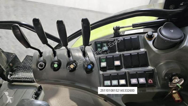 Claas Arion 640 tractor