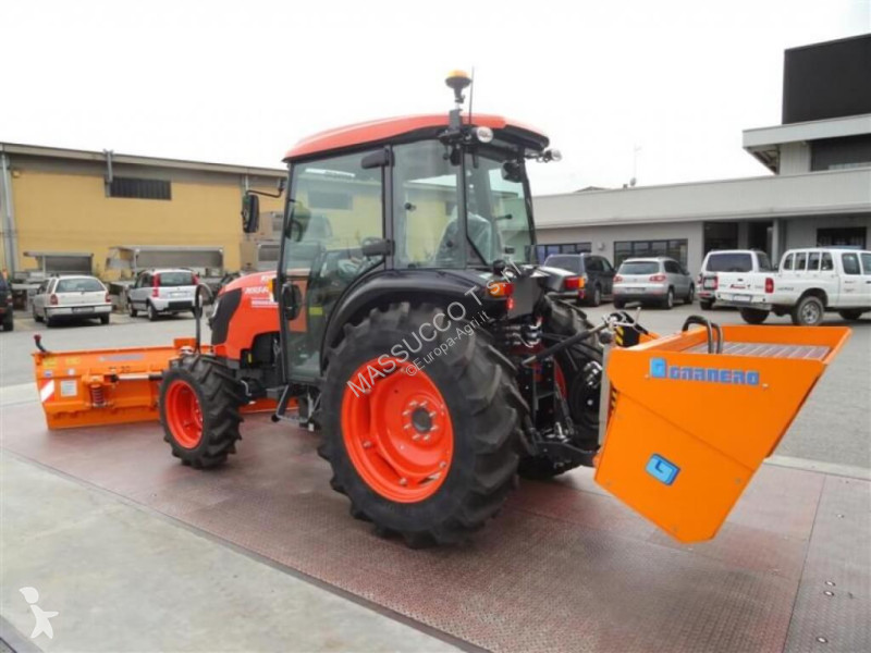 Trattore Kubota M 85.40 Narrow