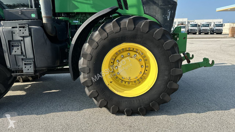 Lantbrukstraktor John Deere 7230R