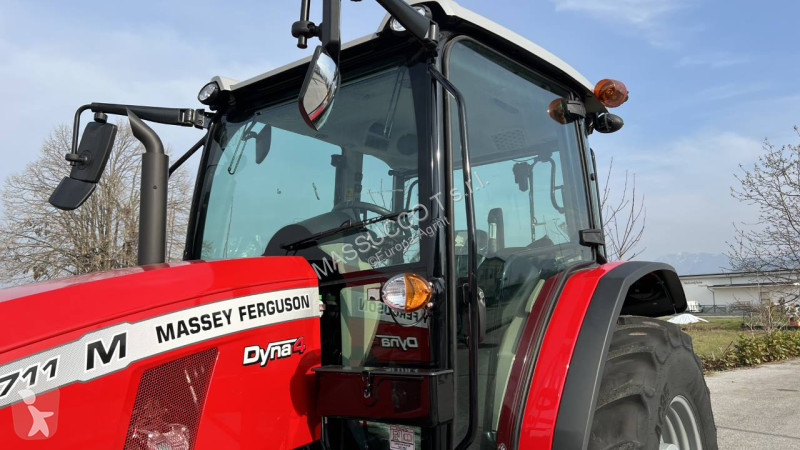Trattore Massey Ferguson 5711 DYNA4 4X4