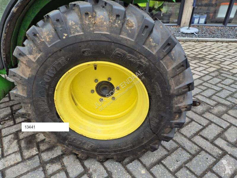 Traktor John Deere 2520