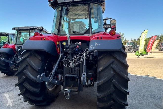 Landbrugstraktor Massey Ferguson 7S.155...