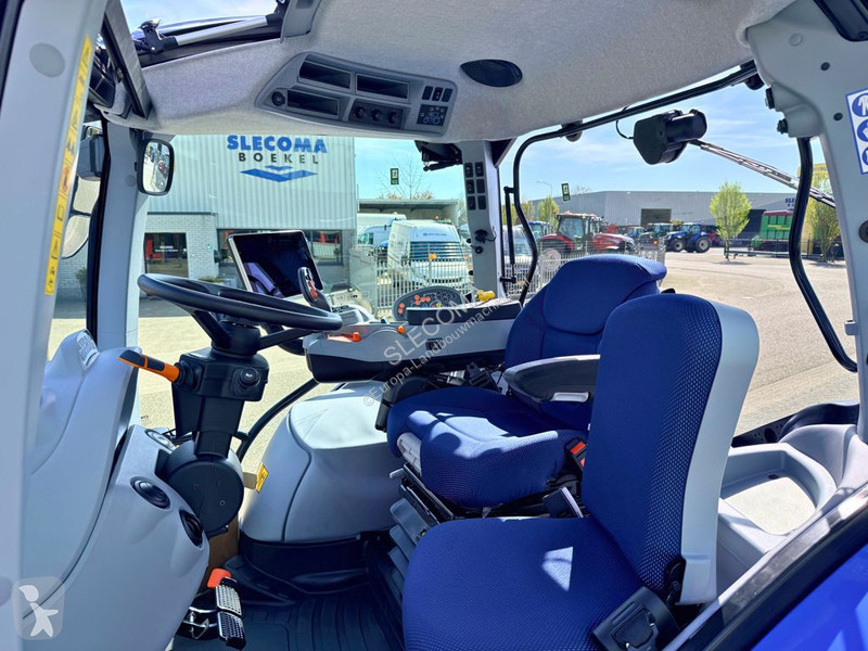 Lantbrukstraktor New Holland T6.145 AC STAGE V...