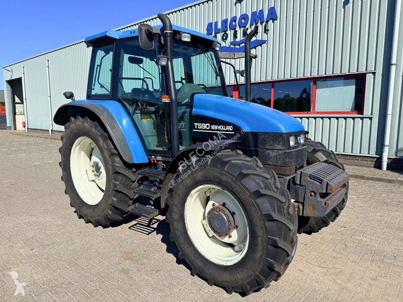 New Holland TS90 4WD Shuttle tractor