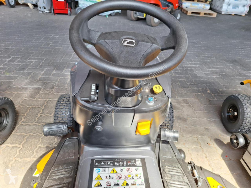Landbrugstraktor   LT3 S108 RASENTRATOR