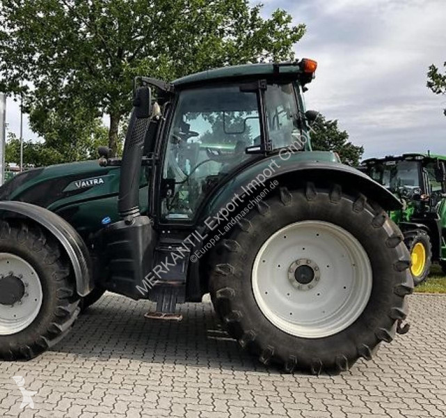 Lantbrukstraktor Valtra T174 Versu