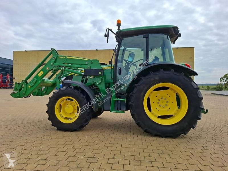 Lantbrukstraktor John Deere 5100M