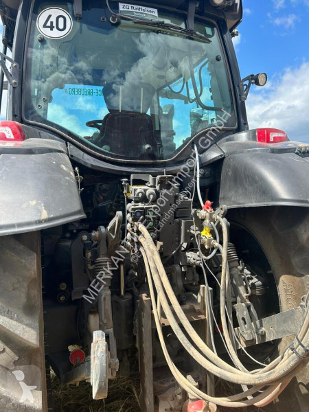 Valtra 174D Smart Touch MR19 tractor