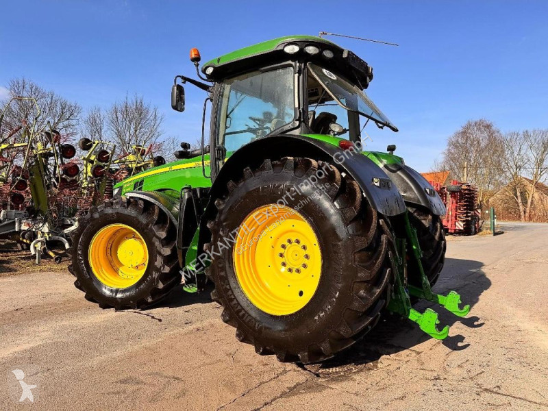 Lantbrukstraktor John Deere 8320 R