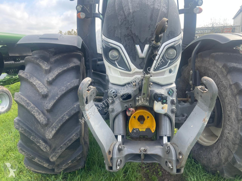 Traktor Valtra Versu
