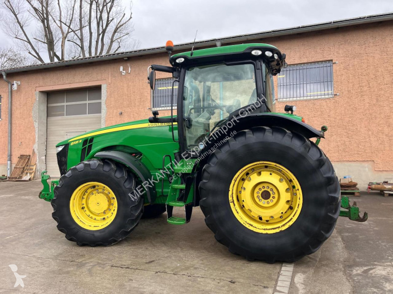 Lantbrukstraktor John Deere 8335R *Powr Shift*