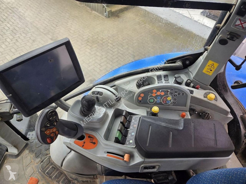New Holland  T7.220 tractor