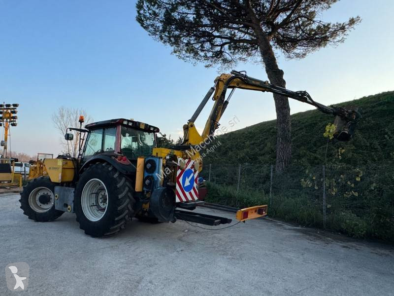 Valtra T140 tractor