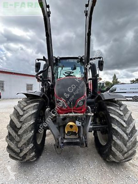 Valtra  n134a tractor