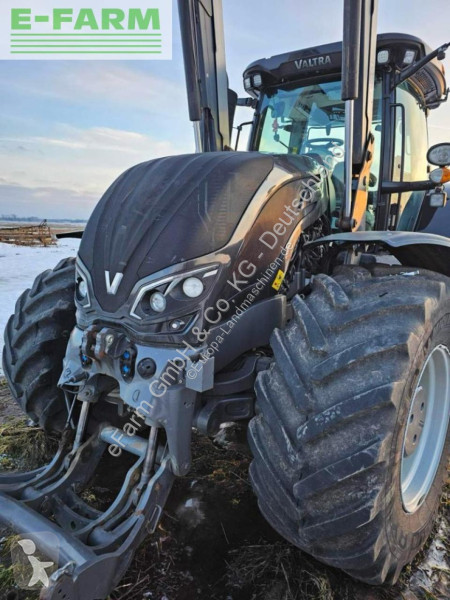 Lantbrukstraktor Valtra